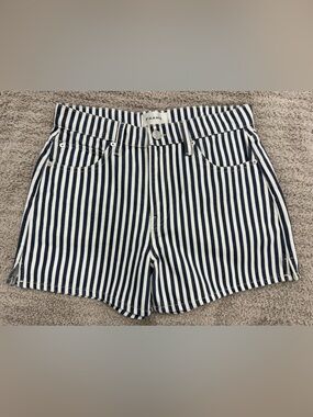 Stripe short